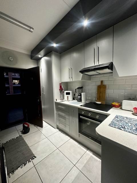 2 Bed Apartment in Eveleigh photo number 21