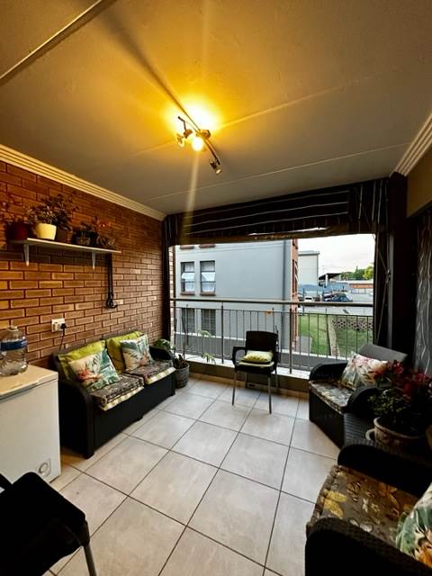 2 Bed Apartment in Eveleigh photo number 4