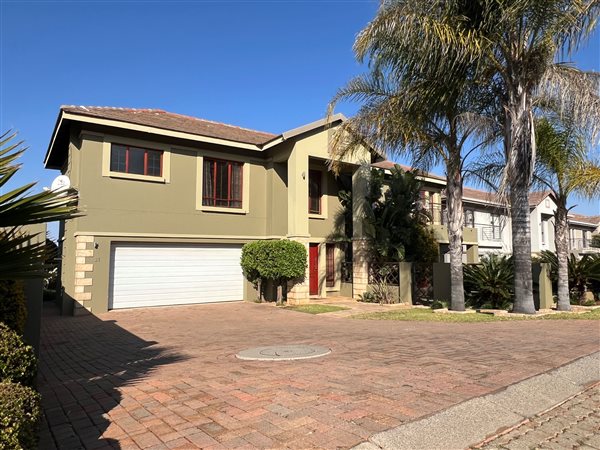 3 Bedroom Townhouse 3 Bedroom Townhouse