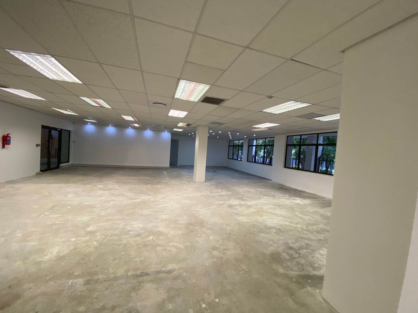 420  m² Commercial space in Rivonia photo number 9