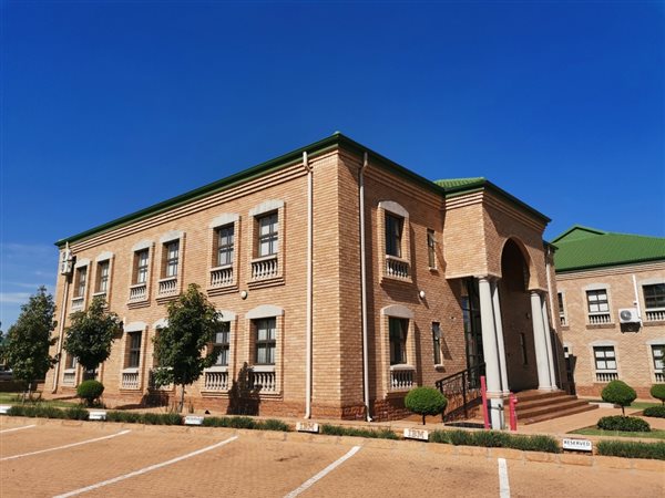 125  m² Office Space in Highveld