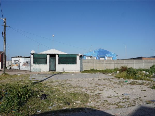 256 m² Land