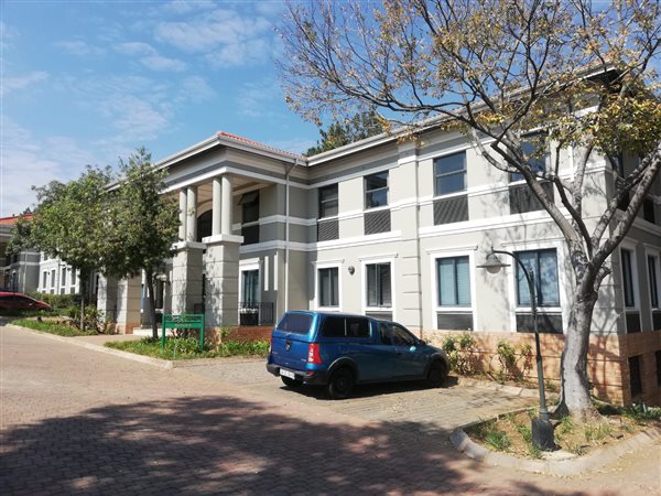 390.609985351563  m² Commercial space in Woodmead