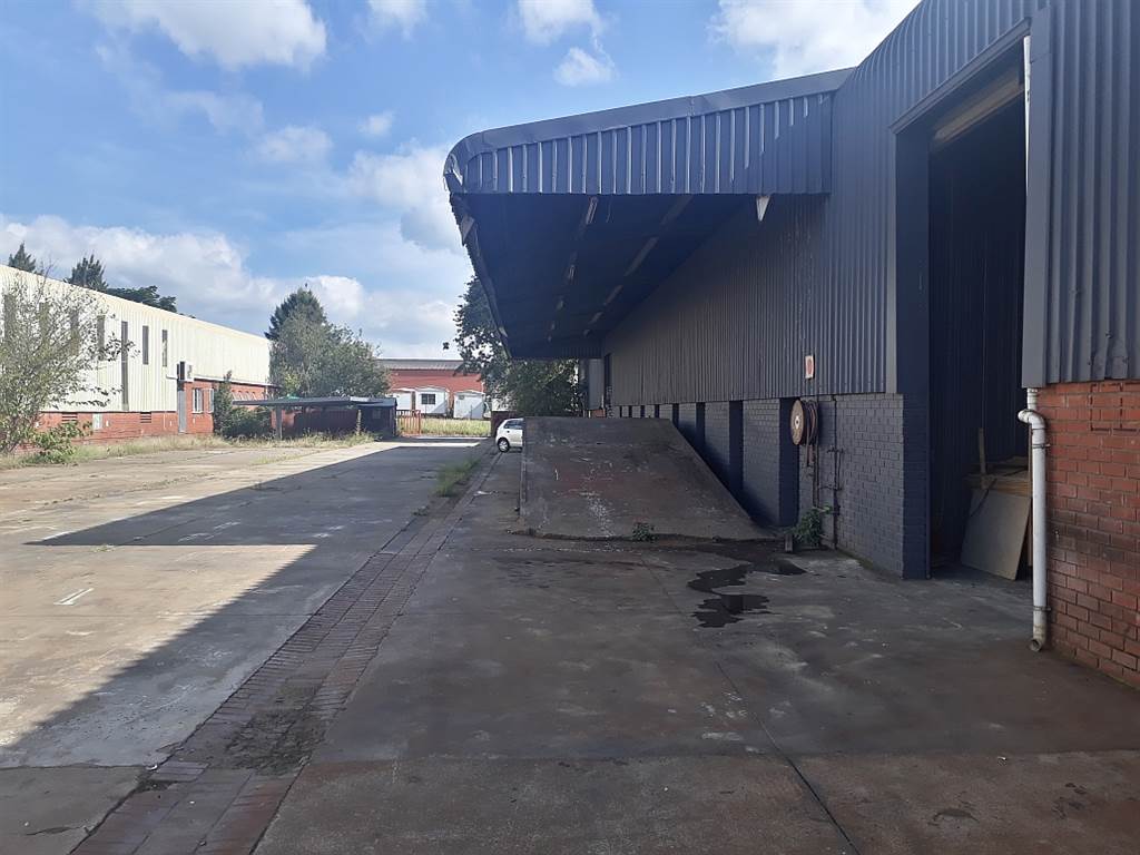 1800  m² Industrial space in Mkondeni photo number 8