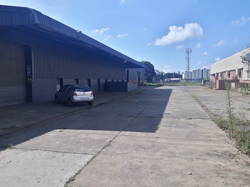 1800  m² Industrial space in Mkondeni photo number 5