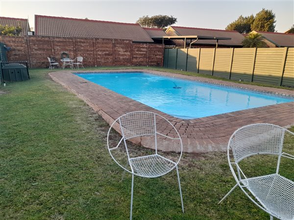 2 Bedroom Townhouse 2 Bedroom Townhouse