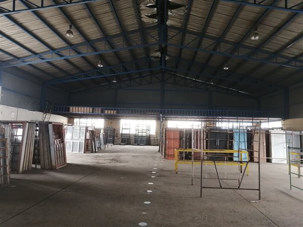 2 100 m² Commercial space 2 100 m² Commercial space