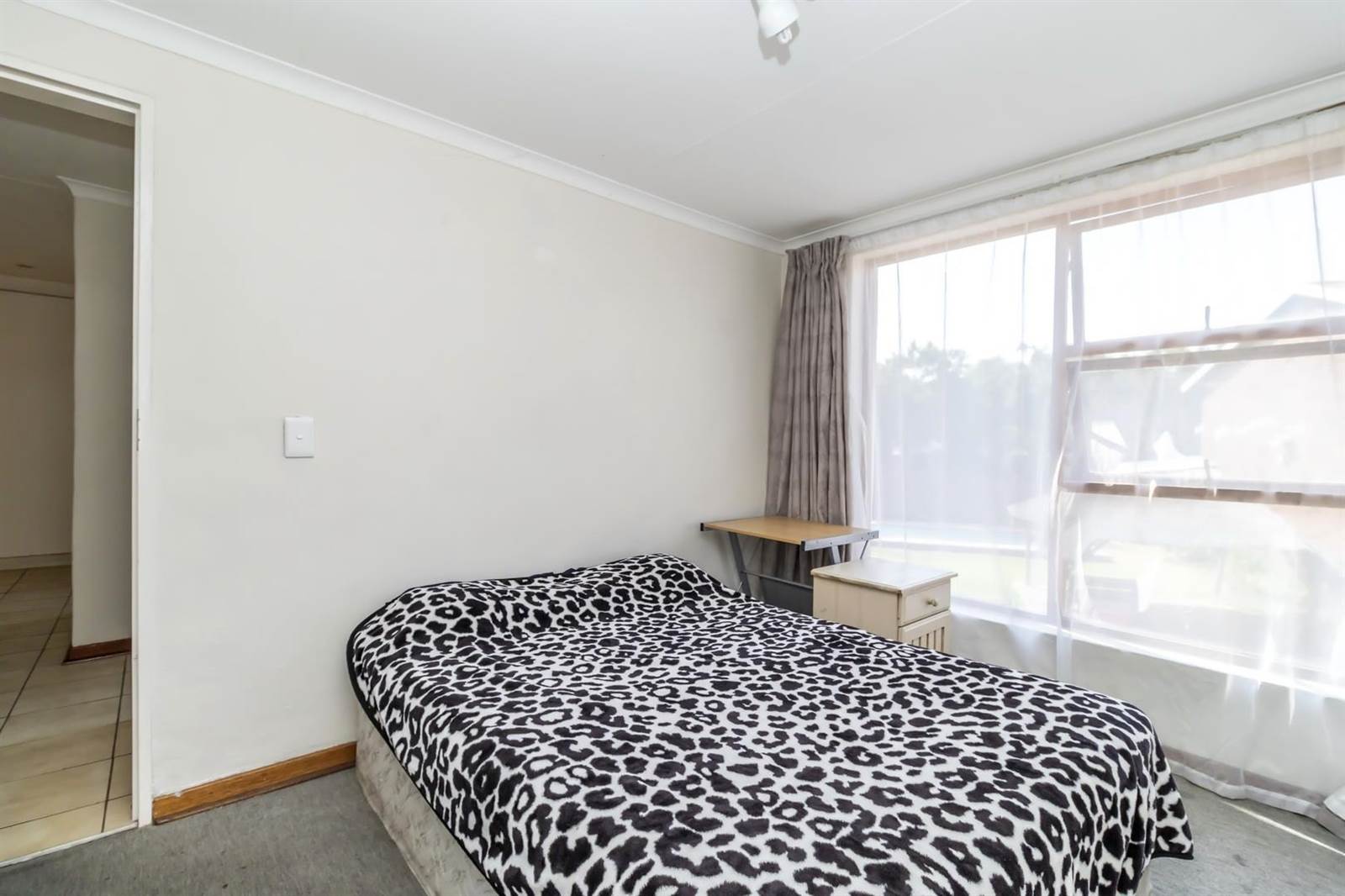 3 Bed Apartment in Kloofendal photo number 8
