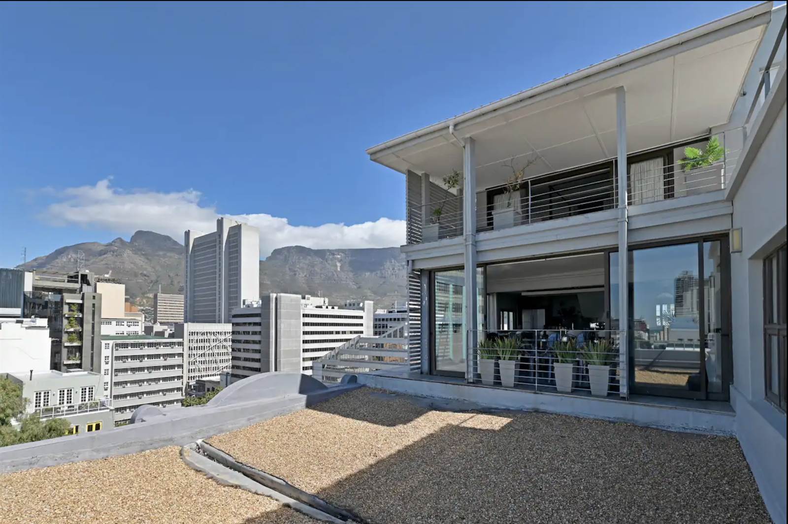3 Bed Penthouse in Cape Town City Centre photo number 7