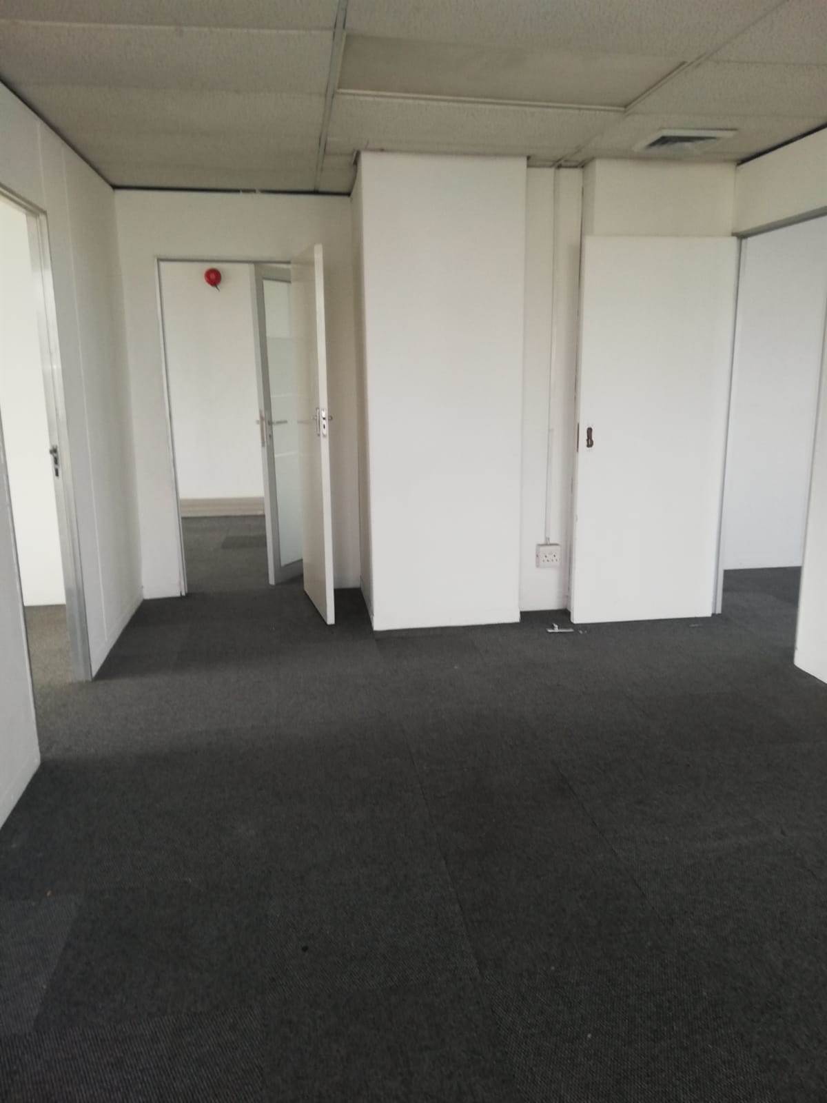 193  m² Office Space in Bellville Central photo number 4
