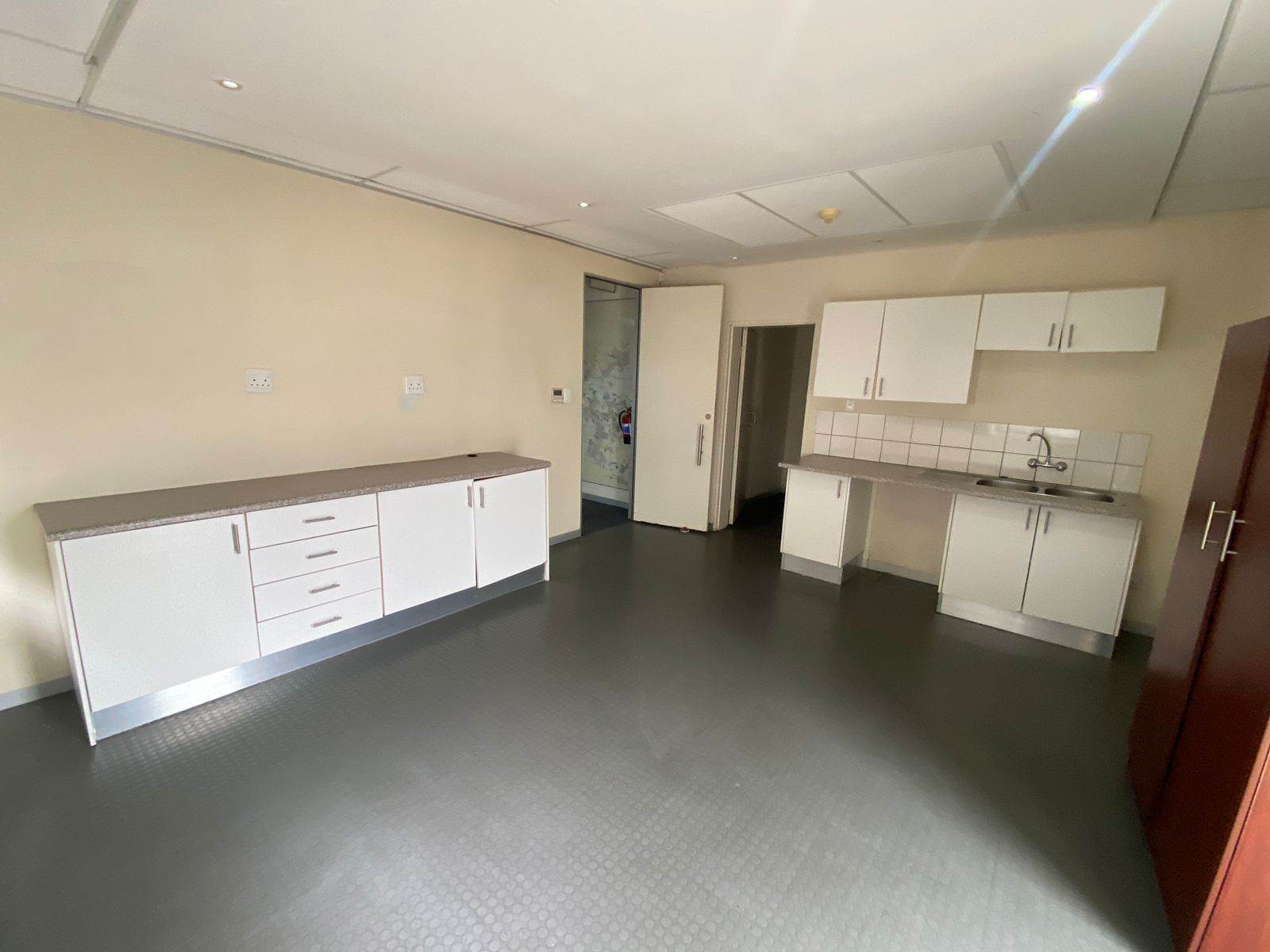 391  m² Commercial space in Rivonia photo number 19