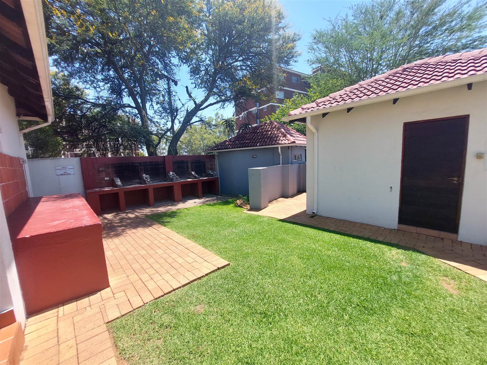 2 Bed House in Groenkloof photo number 2