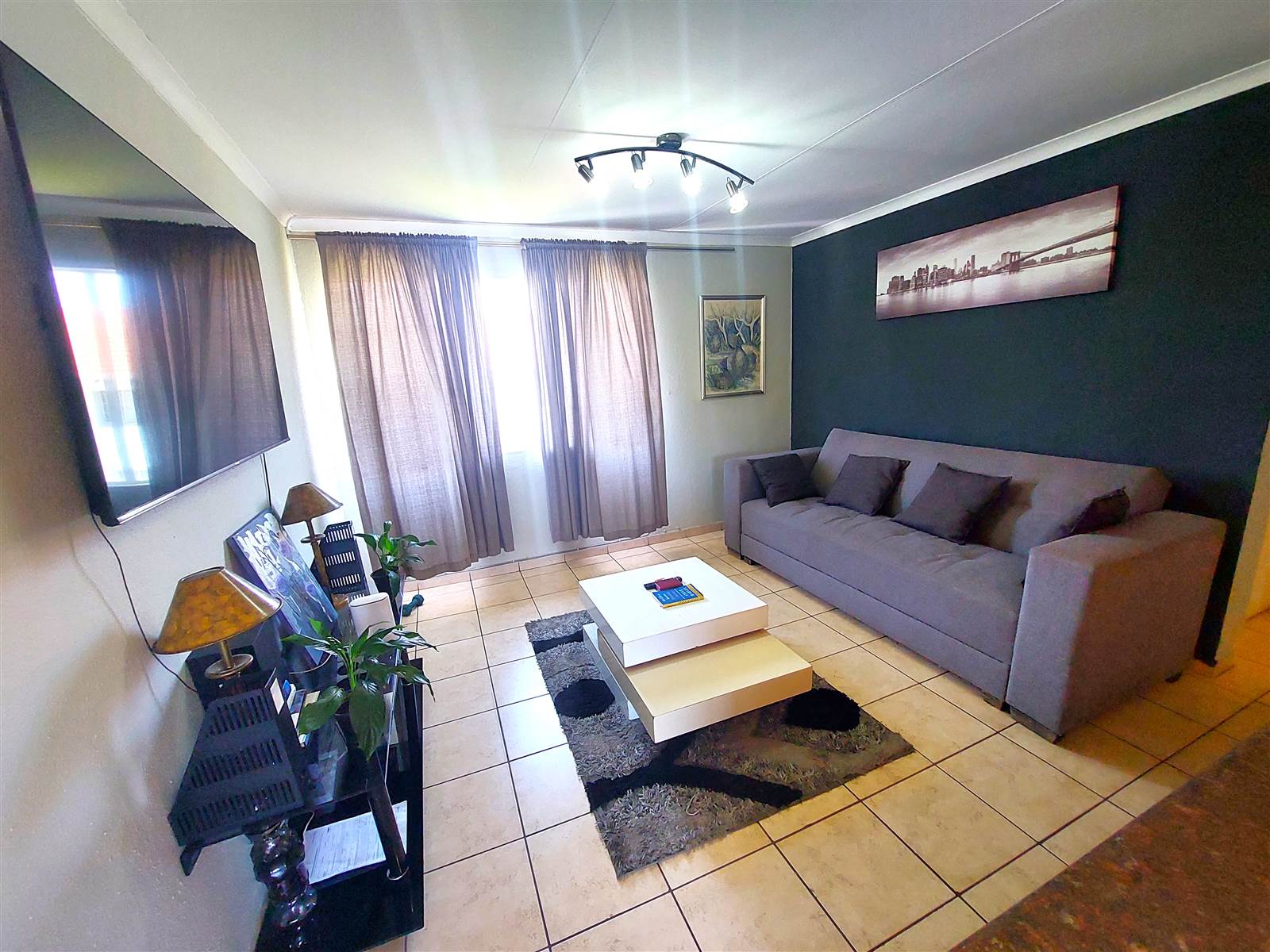 2 Bed House in Groenkloof photo number 4