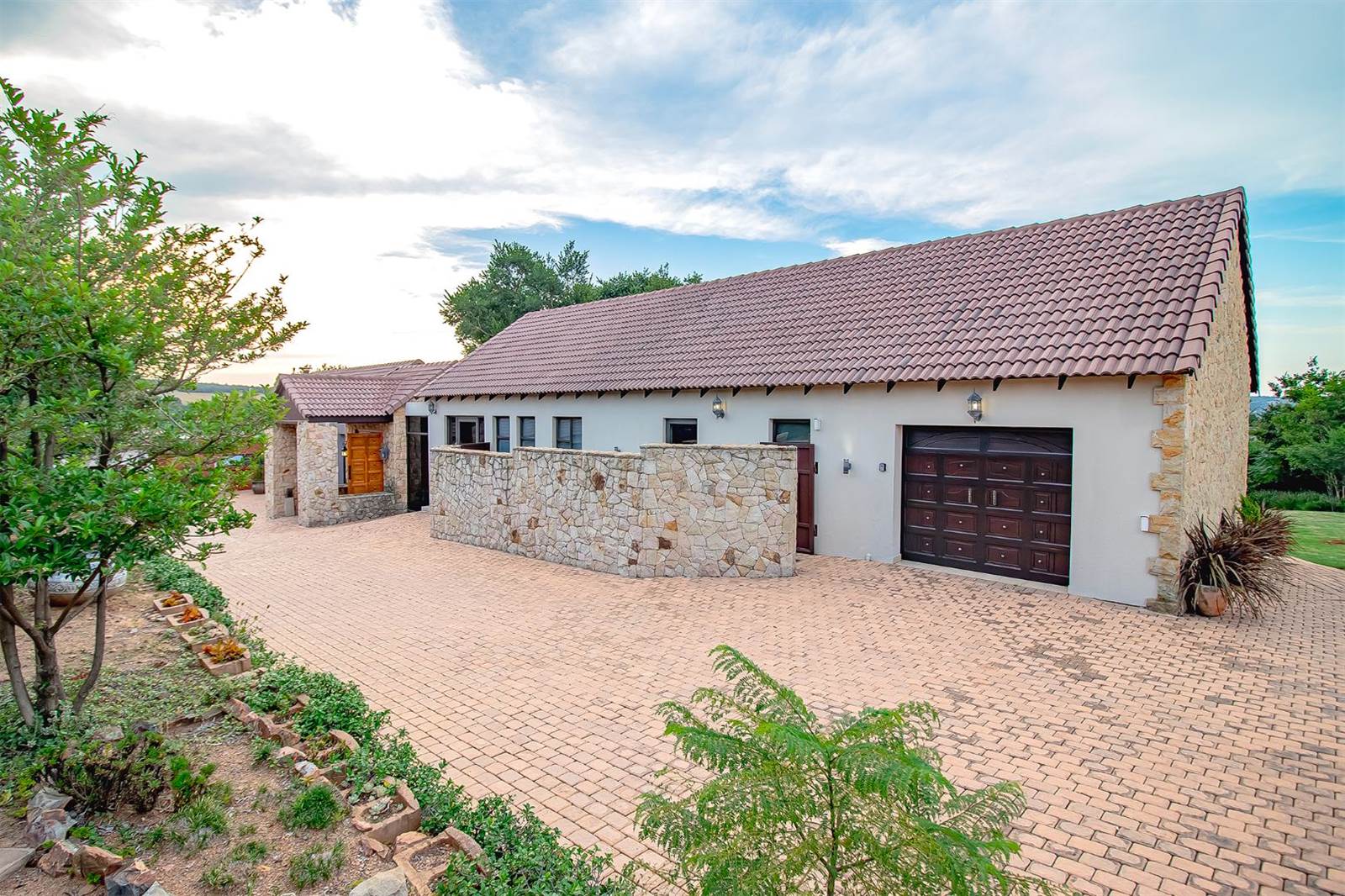 5 Bed House in Mooikloof Heights photo number 6