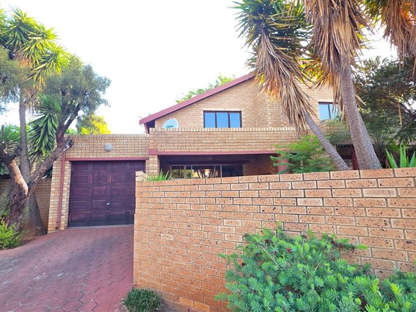 2 Bedroom Townhouse 2 Bedroom Townhouse