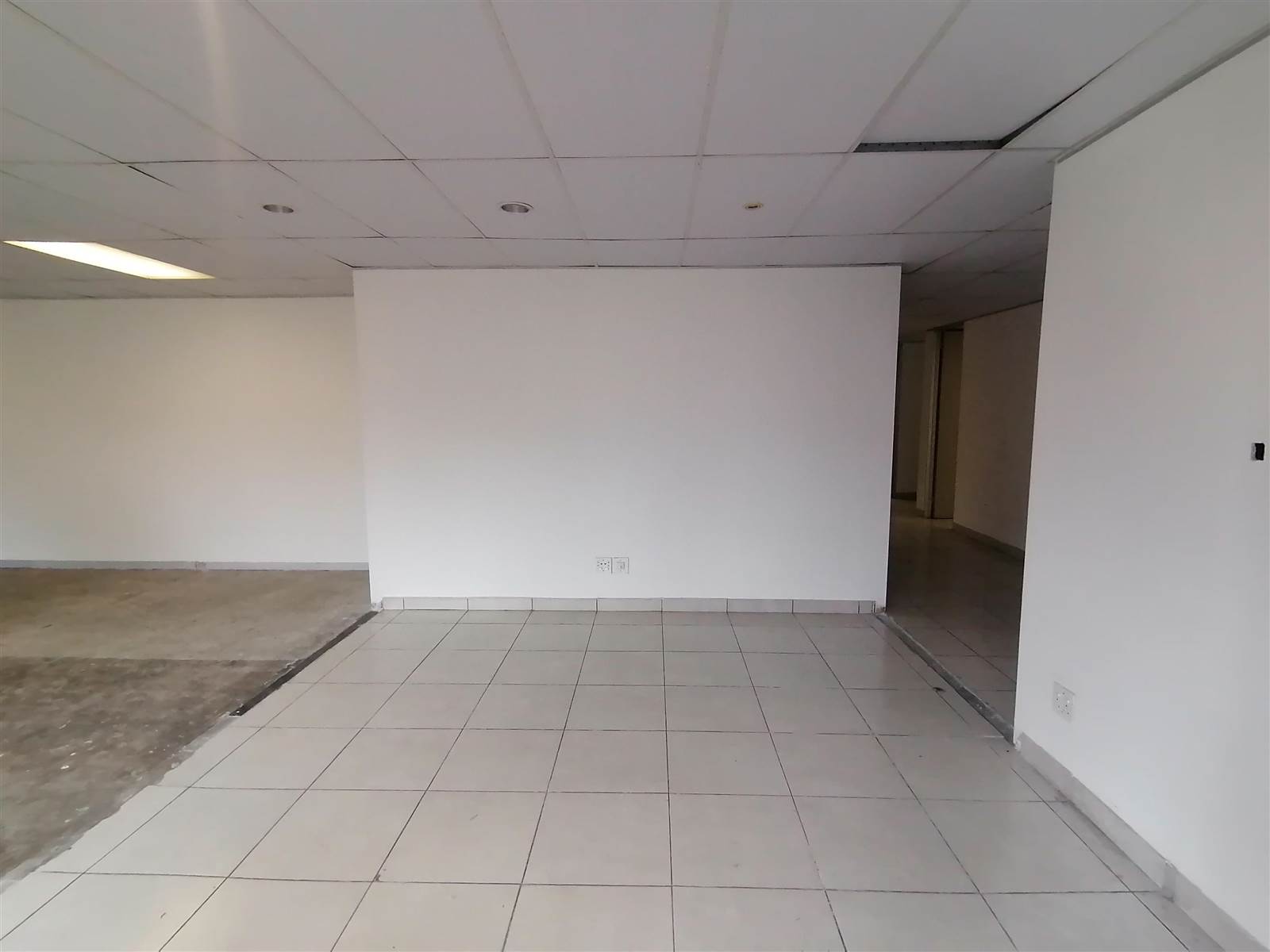 211  m² Commercial space in Waterfall Estate photo number 2