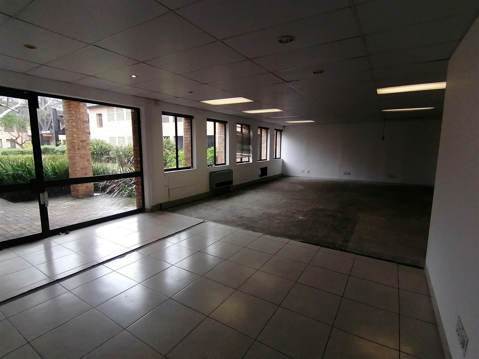 211  m² Commercial space in Waterfall Estate photo number 13