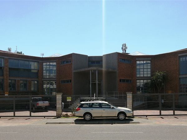 1 470  m² Commercial space