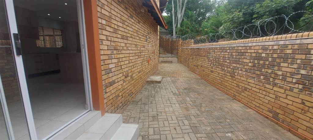 6 Bed House in Nelspruit photo number 27