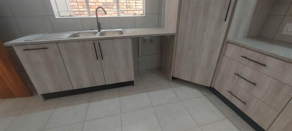 6 Bed House in Nelspruit photo number 23