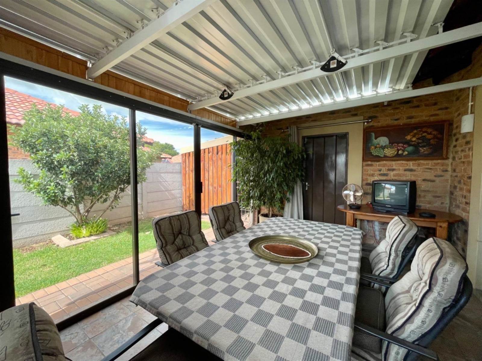 3 Bed House in Riversdale photo number 9