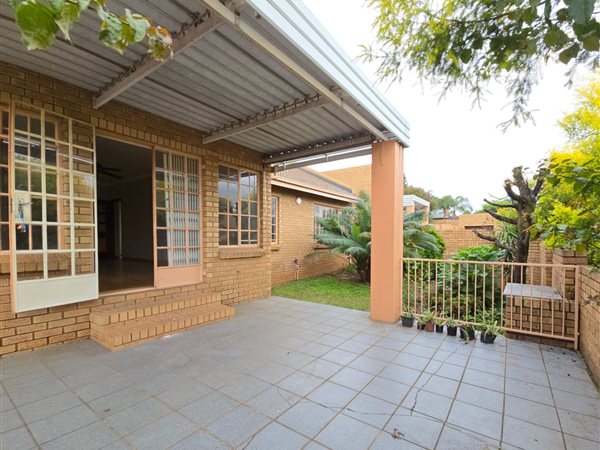 3 Bedroom Townhouse 3 Bedroom Townhouse