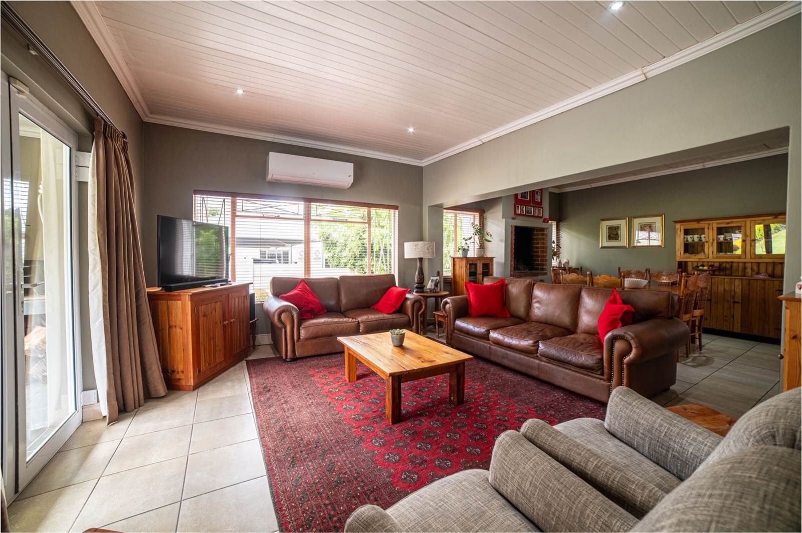 5 Bed House in Swellendam photo number 10