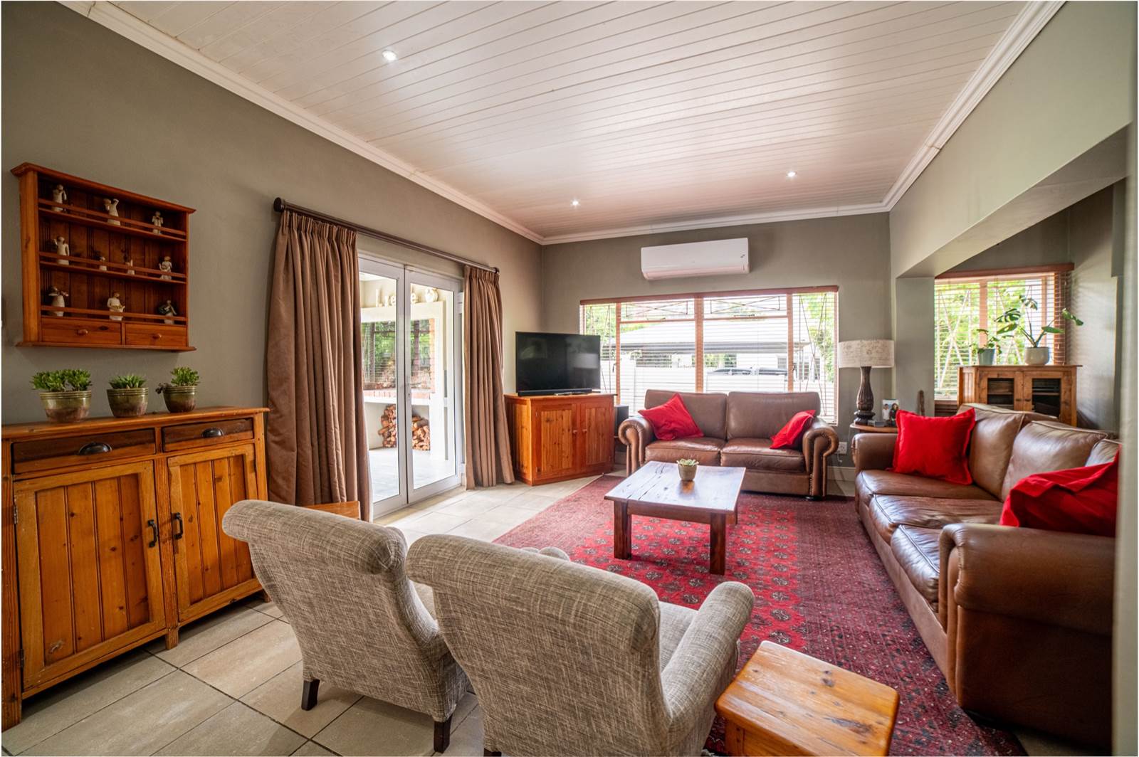 5 Bed House in Swellendam photo number 11