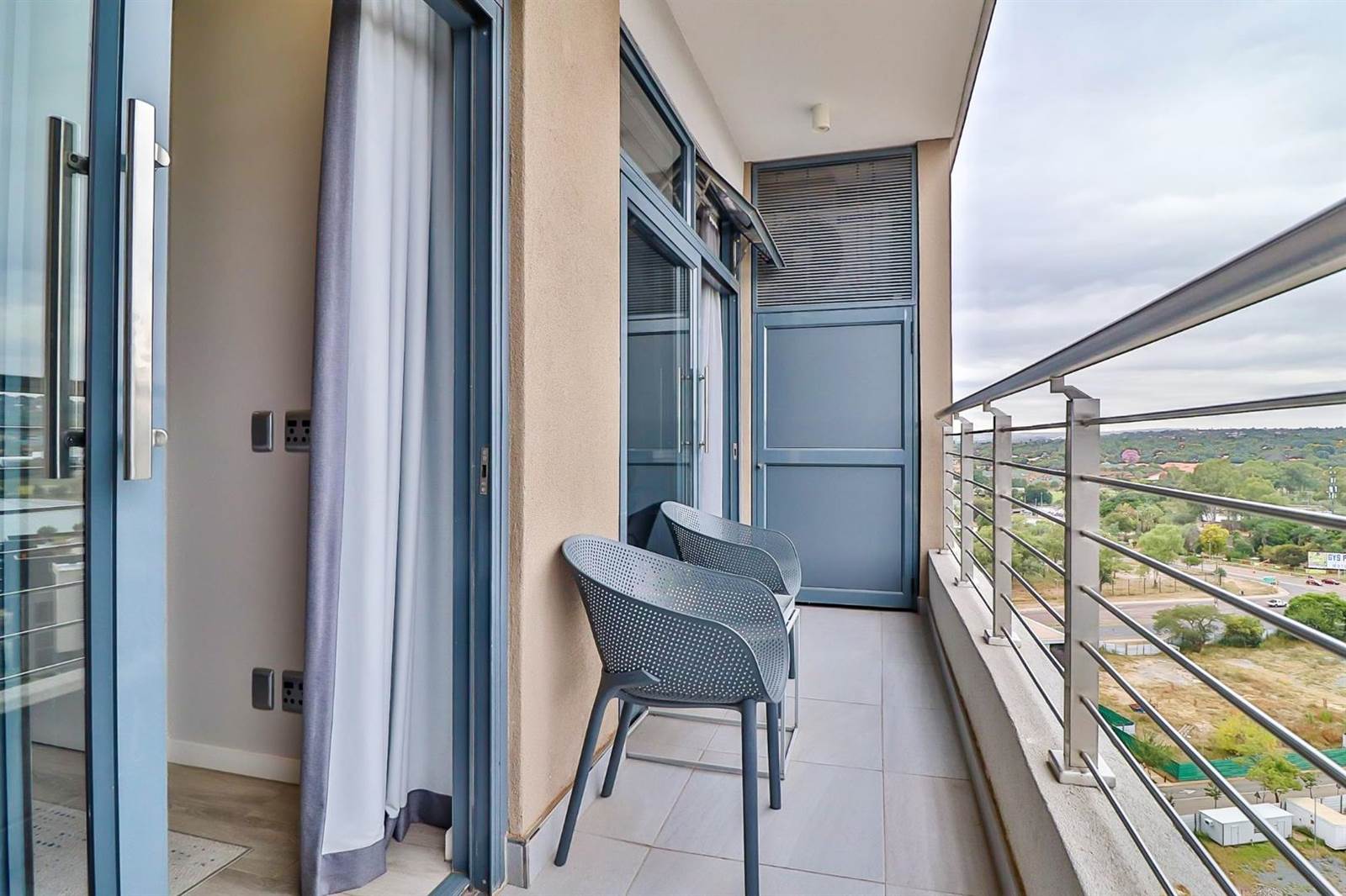 1 Bed Apartment in Menlyn photo number 17