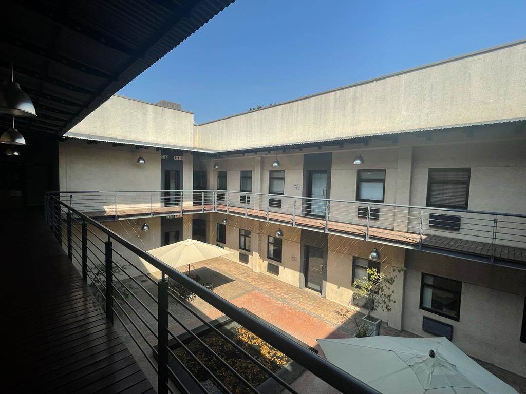 180  m² Commercial space in Rosebank photo number 6