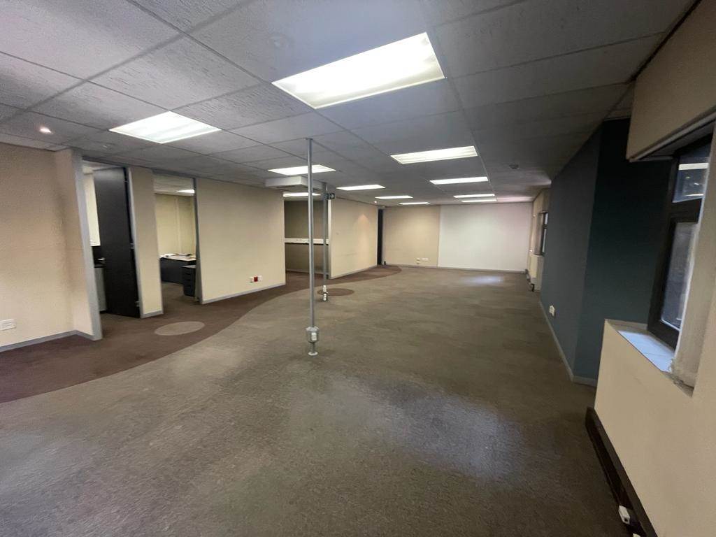 180  m² Commercial space in Rosebank photo number 13