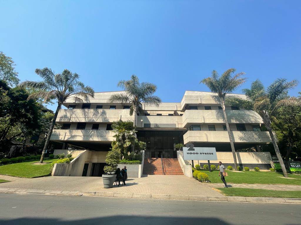 180  m² Commercial space in Rosebank photo number 1