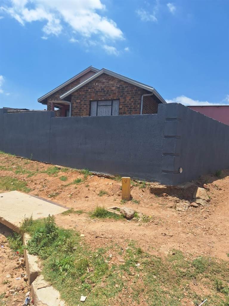 4 Bed House in Tembisa photo number 14