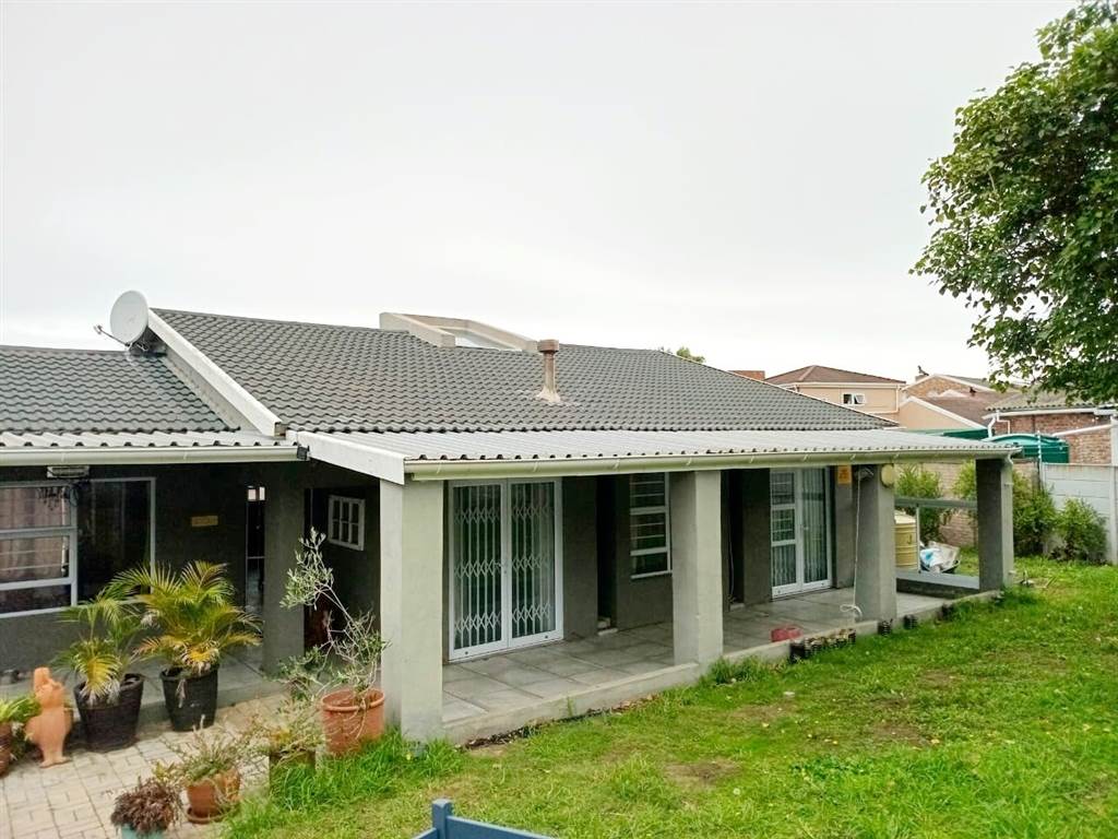 3 Bed House in Beachview photo number 1