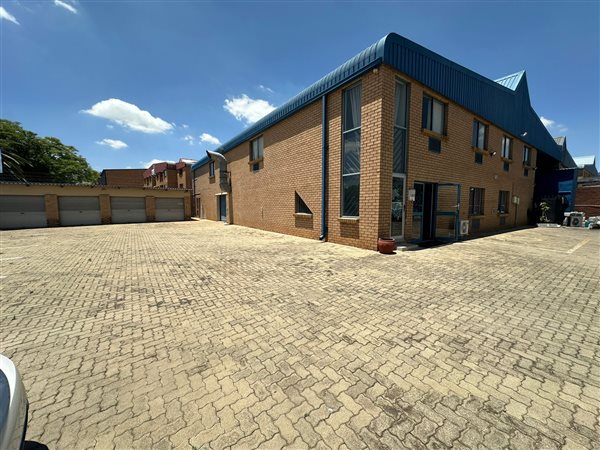 650  m² Industrial space