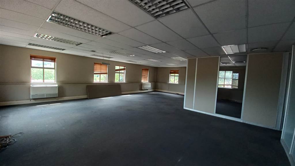 482  m² Commercial space in Faerie Glen photo number 8