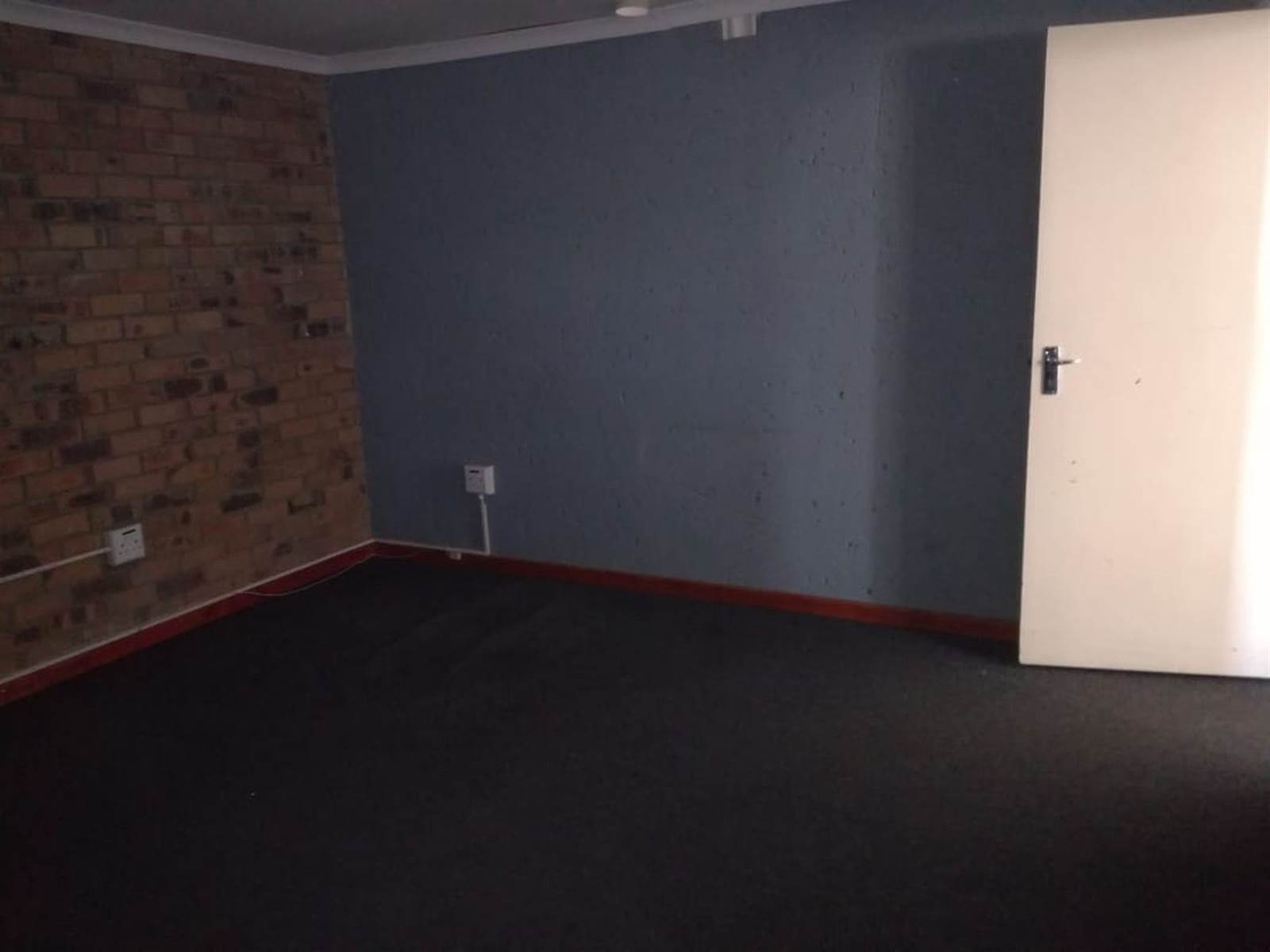 150  m² Commercial space in Secunda photo number 9