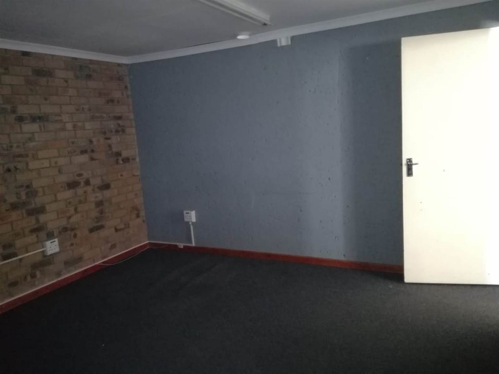 150  m² Commercial space in Secunda photo number 8