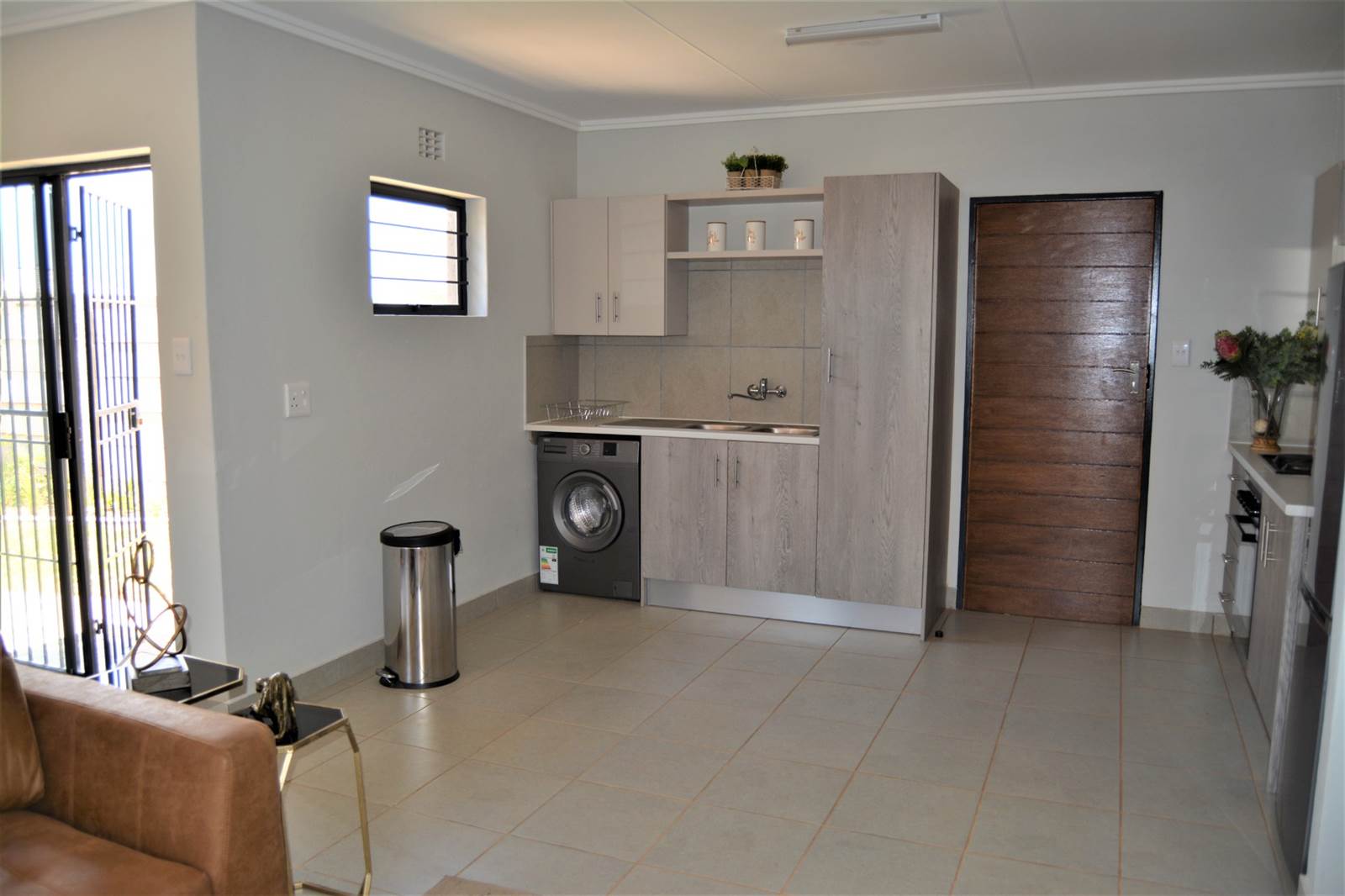 3 Bed House in Protea North photo number 4