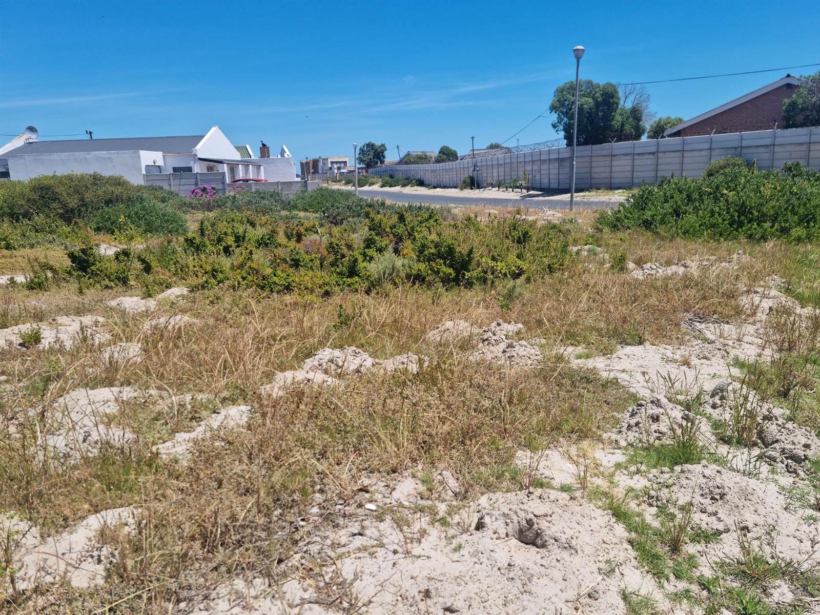 240 m² Land available in Middedorp photo number 2