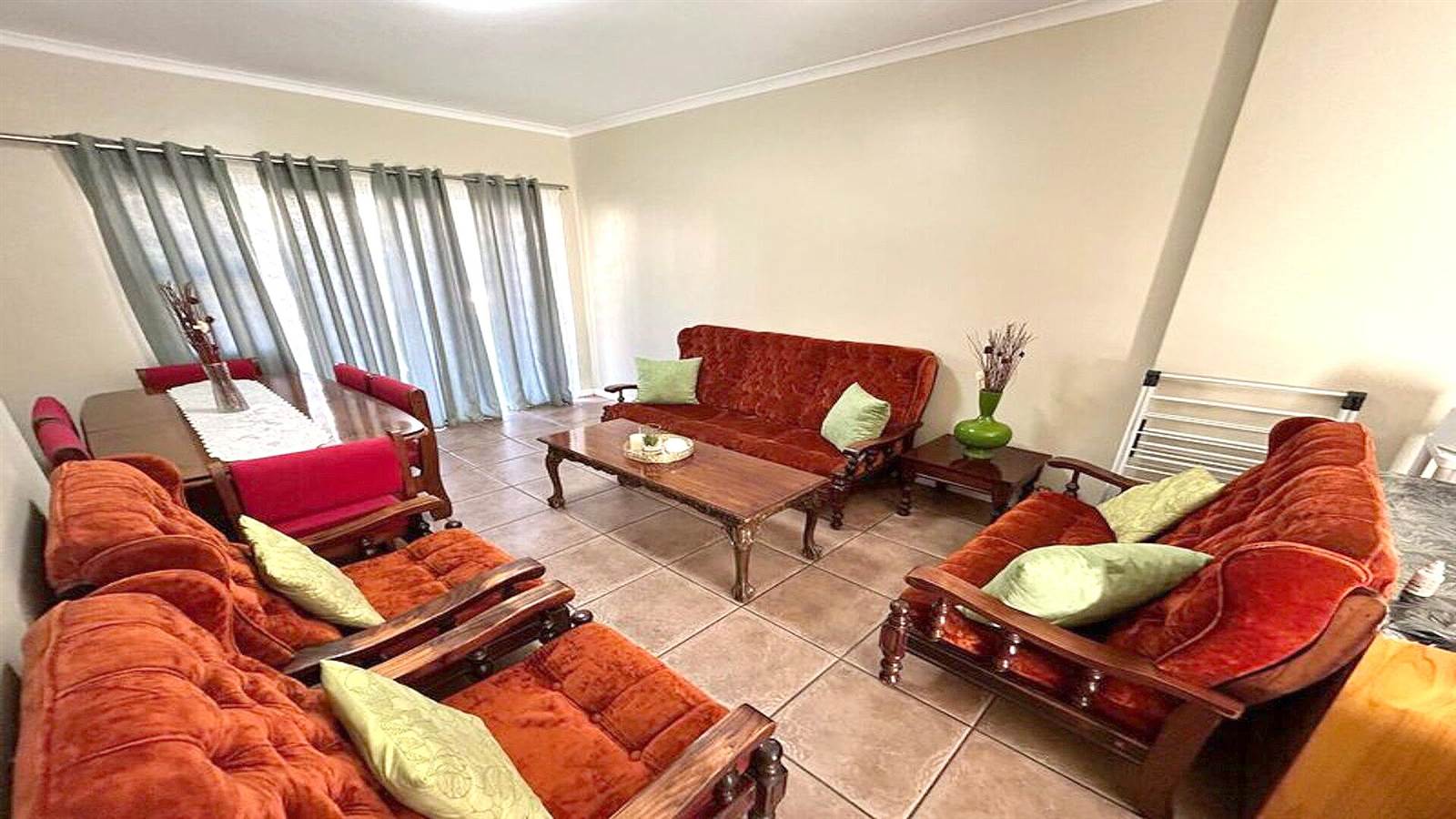 2 Bed Apartment in Brackenfell Central photo number 6