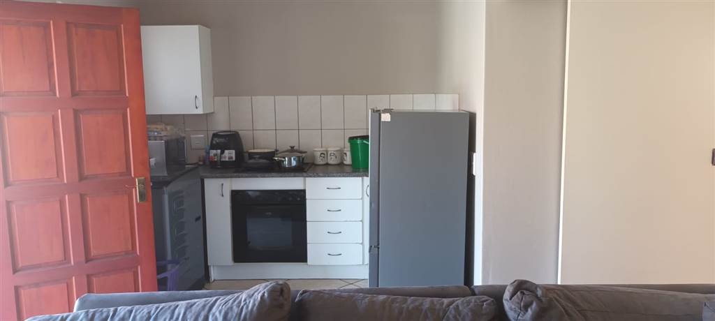 2 Bed Apartment in Mantevrede photo number 8