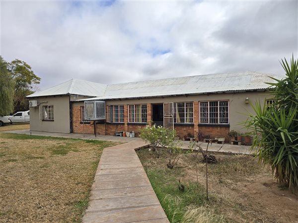 8 922 m² Smallholding 8 922 m² Smallholding