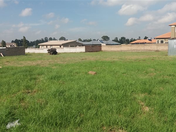 1264 m² Land available in Helderwyk