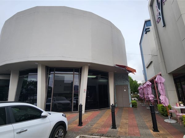 479  m² Commercial space