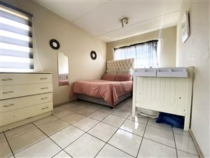 1 Bed Apartment in Klippoortje