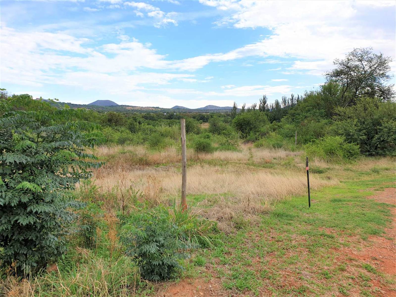1814 m² Land available in Estate D Afrique photo number 5