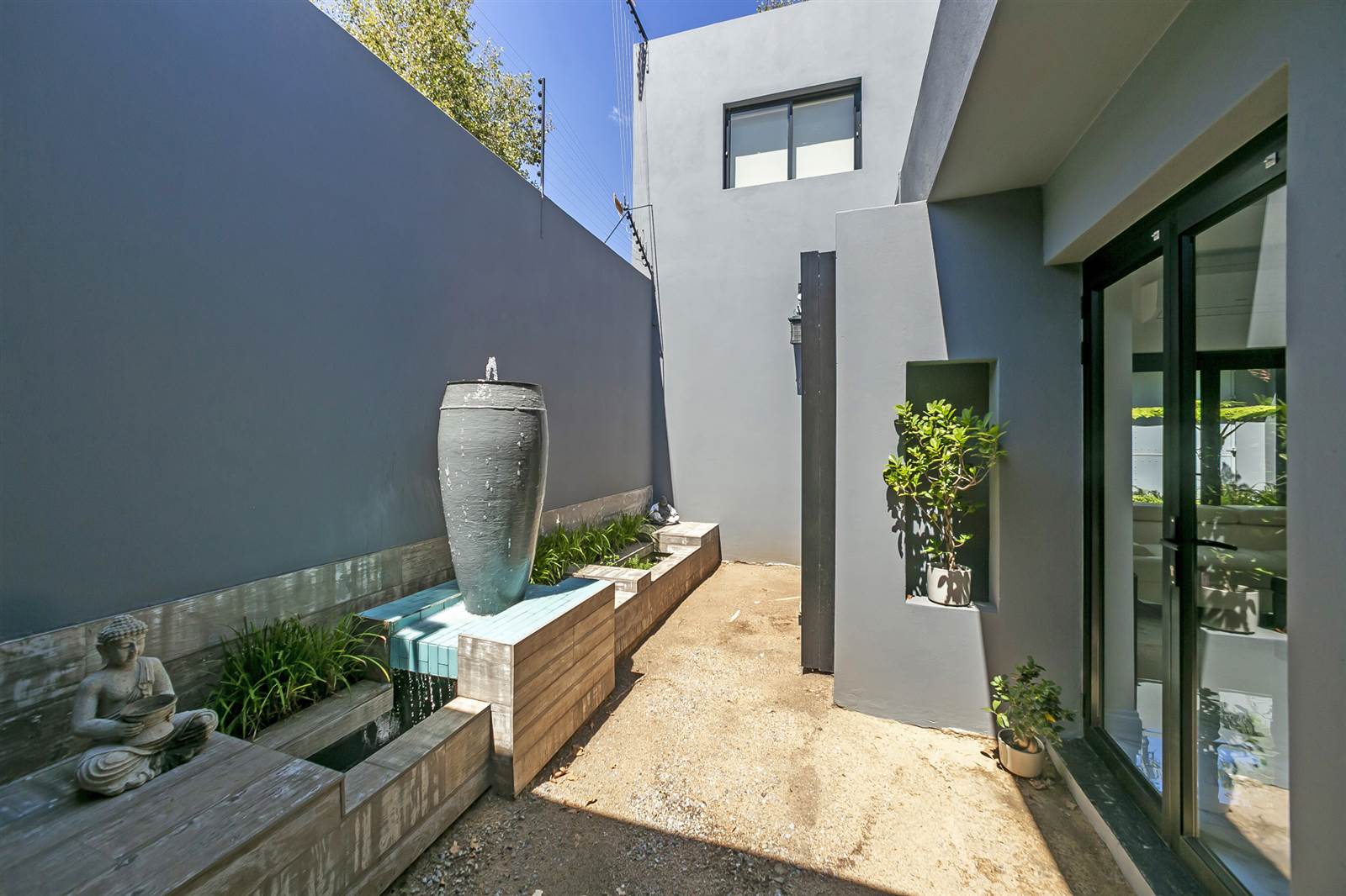 4 Bed House in Parkhurst photo number 16