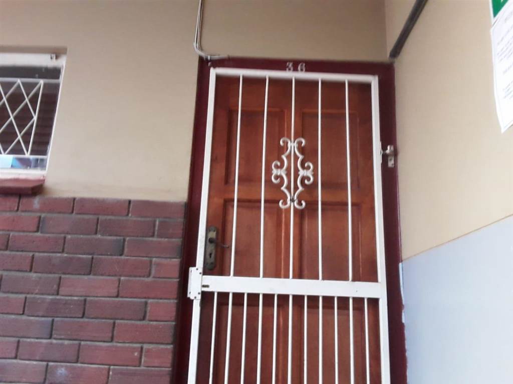 2.5 Bed Apartment in Durban CBD photo number 6