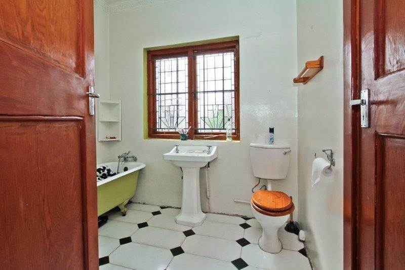 3 Bed House in Kensington photo number 14